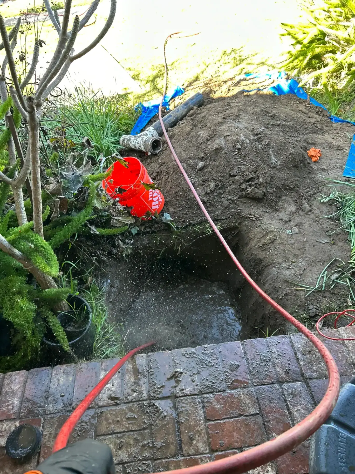 Cheetah crew excavating a sewer line repair in Orange County